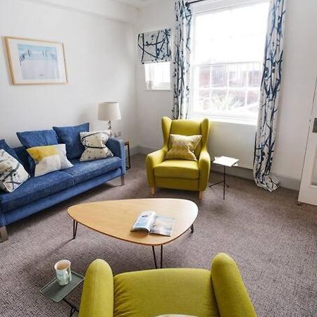 Paskins, Cowes - Sleeps 4 - 2 Bed - 2 Bath - Central Location Εξωτερικό φωτογραφία