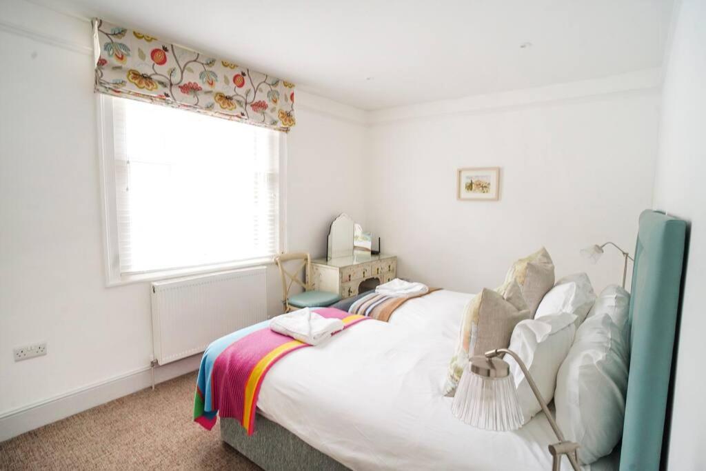 Paskins, Cowes - Sleeps 4 - 2 Bed - 2 Bath - Central Location Εξωτερικό φωτογραφία