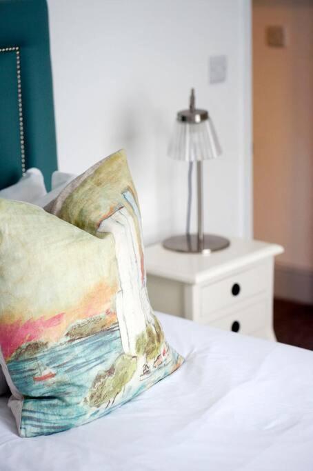 Paskins, Cowes - Sleeps 4 - 2 Bed - 2 Bath - Central Location Εξωτερικό φωτογραφία
